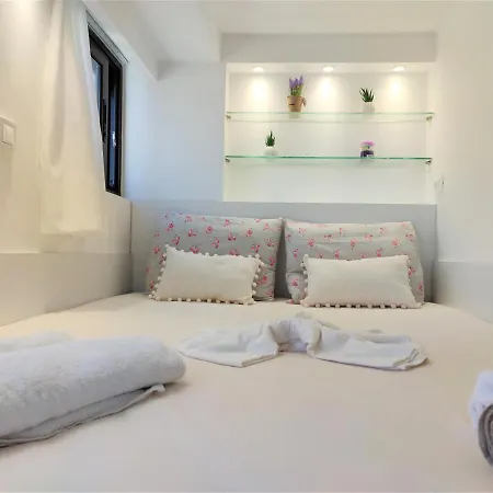 7. Luxurious Sea View Rooftop In The Center! Apartment Rhodes City
